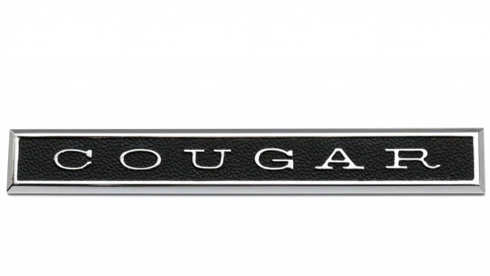 1967 1968 Standard Cougar Dash Emblem